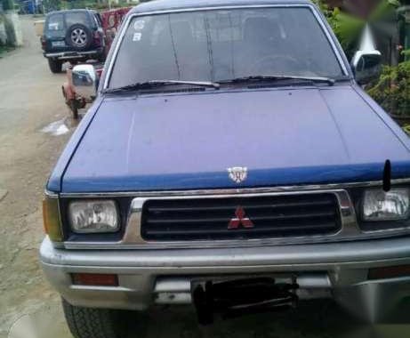 Pickup 1997 Strada (4x4) negotiable