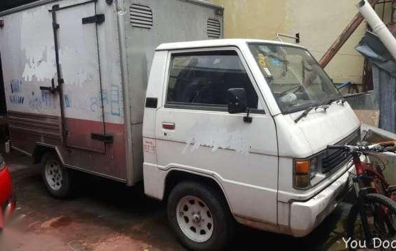 Mitsubishi L300 aluminum closed Van