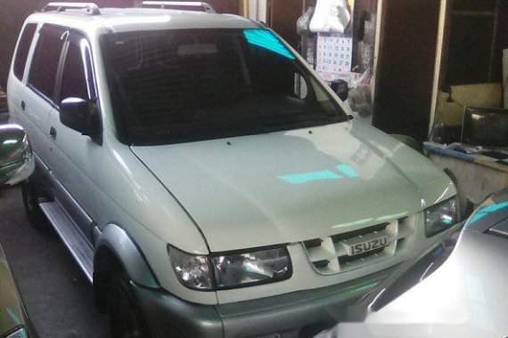 Isuzu Crosswind 2002 white for sale