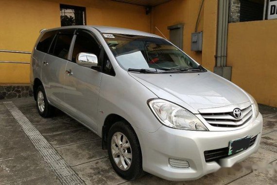 Toyota Innova 2010 Silver for sale