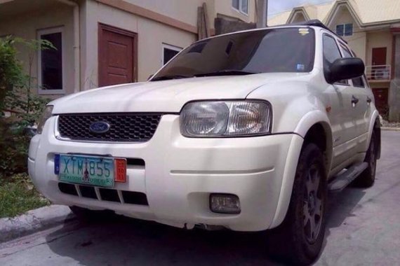 2005 Ford Escape SUV white for sale 