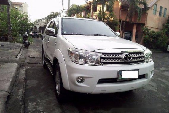 Toyota Fortuner 2009 WHITE FOR SALE