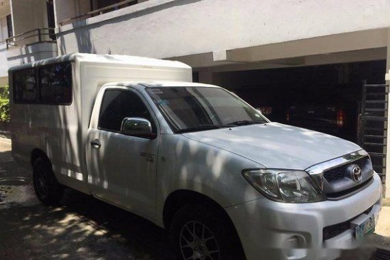 Toyota Hilux 2009 WHITE FOR SALE