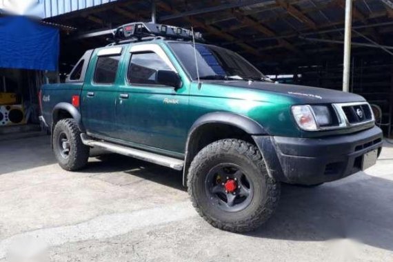 For sale Nissan Frontier 4x4 manual 2000 model