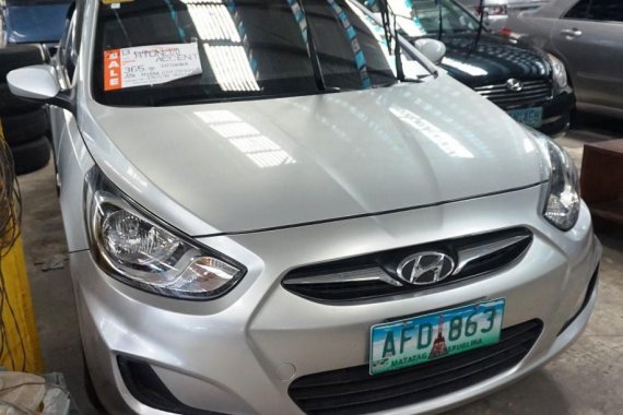 2013 Hyundai Accent silver for sale