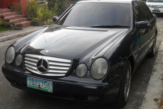 MERCEDS BENZ E240 SEDAN BLACK FOR SALE 