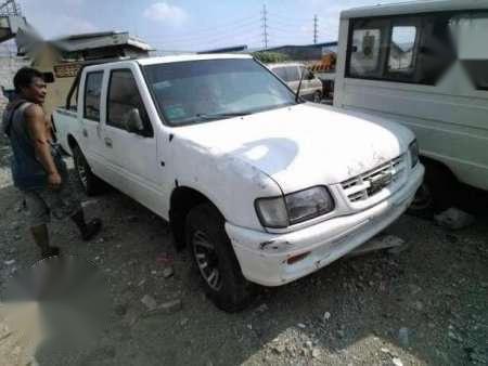 Isuzu fuego 2000 model