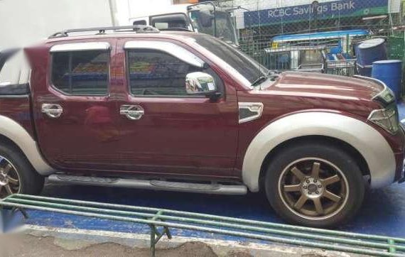 2010 Nissan Navara 4x2 AT Red For Sale 