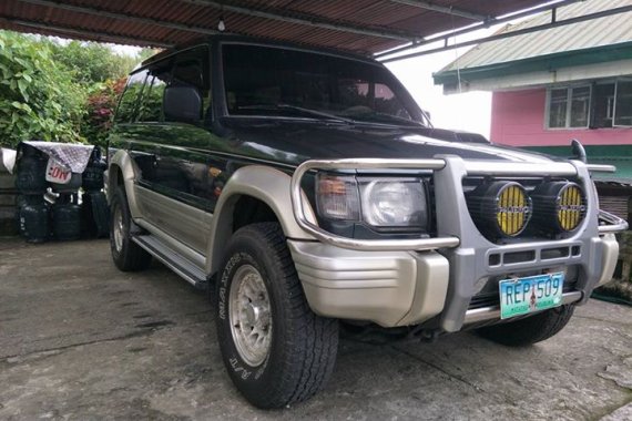 2005 Mitsubishi Pajero SUV green for sale 