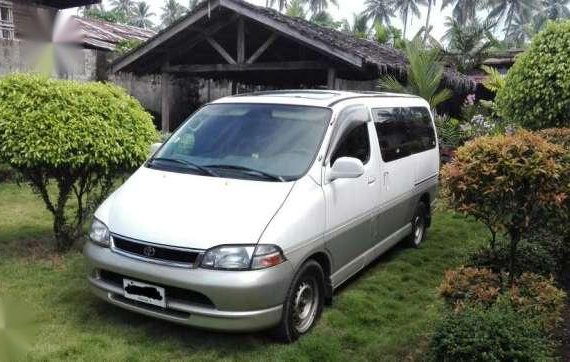 Toyota hiace Granvia 3.0 Turbo in excellent condition for sale 