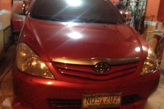 Toyota Innova j 2010 Van red for sale 