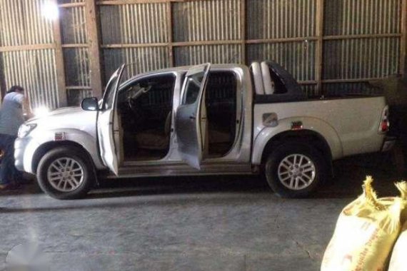 Toyota Hilux 2012 MT Diesel Silver For Sale 