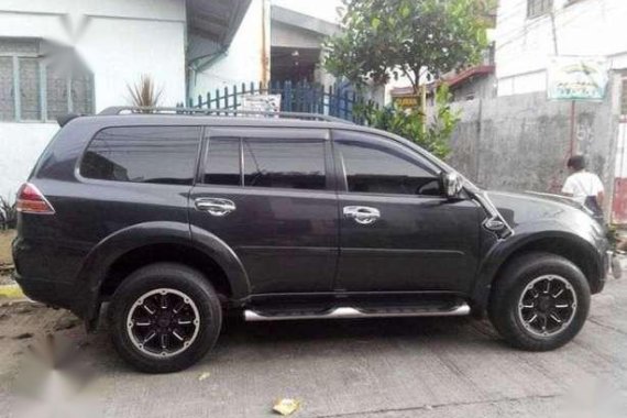 Mitsubishi Montero SUV black for sale 