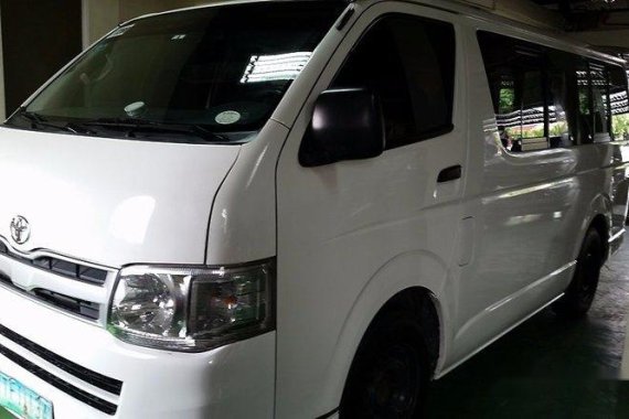 Toyota Hiace 2011 COMMUTER M/T for sale 