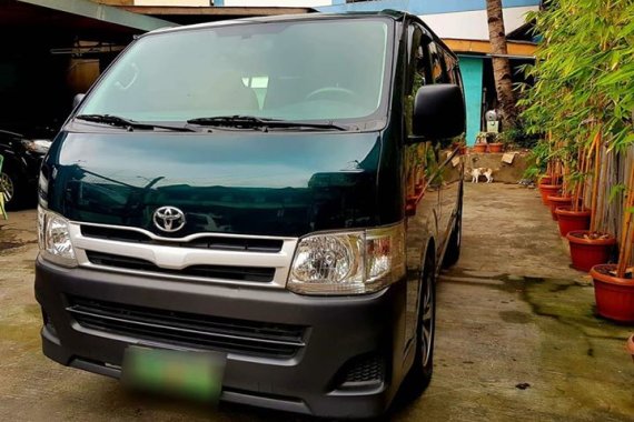 2013 Toyota Hiace Commuter  FOR SALE