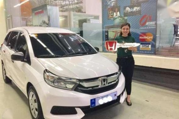 The New 2017 HONDA MOBILIO vs. avanza n apv n adventure n innova 