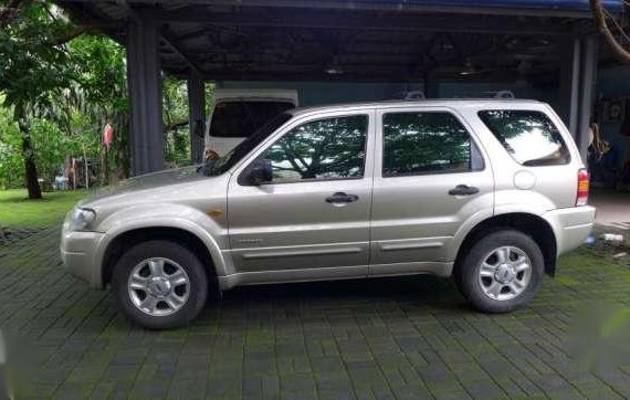 Ford Escape 2005 2.3 XLS Silver For Sale 