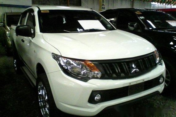 Mitsubishi Strada 2016 WHITE FOR SALE