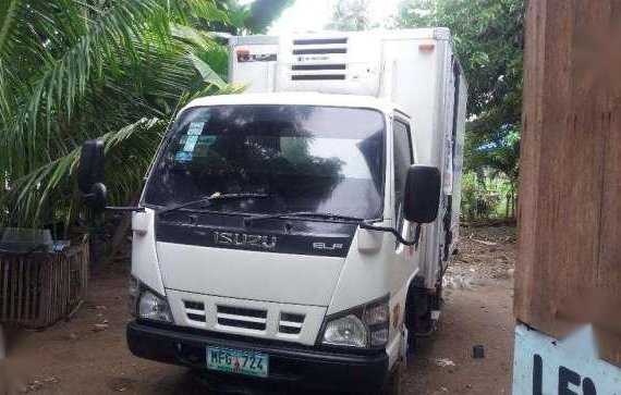 Isuzu Elf Freezer Van 4x4 Double Tire (Meat Van)