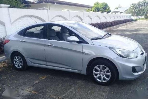 Hyundai Accent 2012 MT - Fresh for sale 