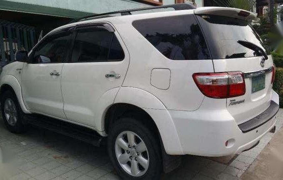 2009 TOYOTA FORTUNER 4x2 Gas AT for sale 