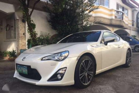 2014 Toyota 86 AT White Coupe For Sale 