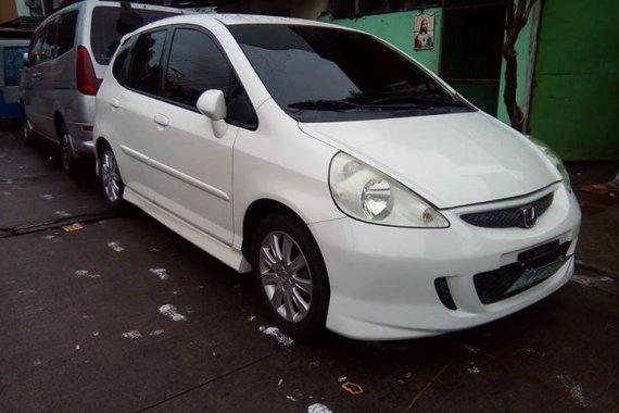 2007 Honda Jazz 1.5 hatch white for sale 