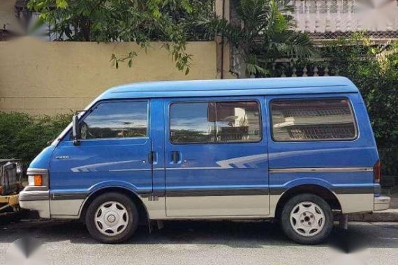 Mazda E2000 Van