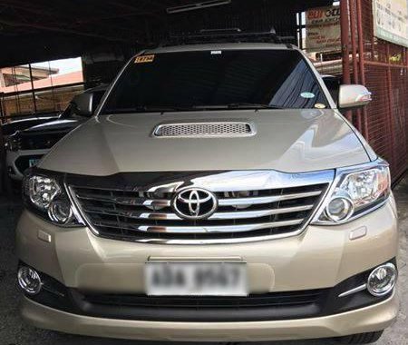 Well-maintained Toyota Fortuner V 2015 for sale