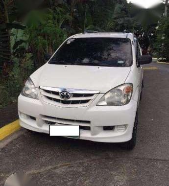 Toyota Avanza 2010 model with 3rd row