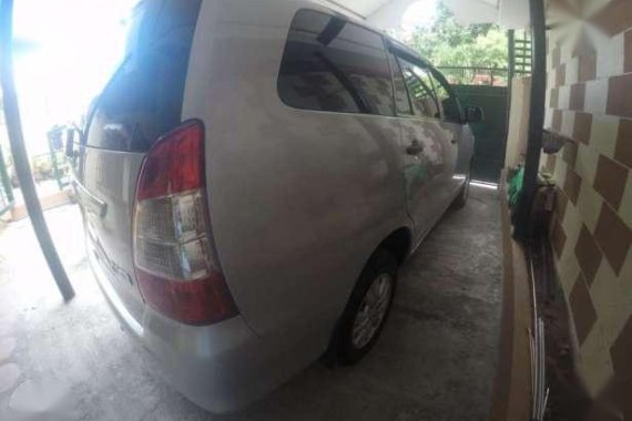 Well Maintained Toyota Innova 2.0 E AT 2013 For Sale