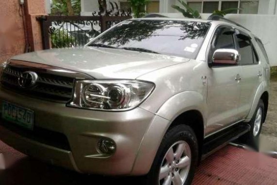 Toyota Fortuner G 2011 like new for sale 