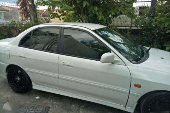 Mitsubishi Lancer GLS 2001 MT White For Sale 