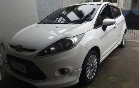 Ford Fiesta 2012 Hatchback MT White For Sale 