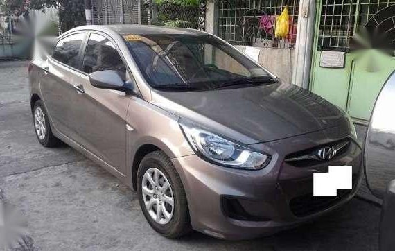 2015-Hyundai Accent Grab uber-