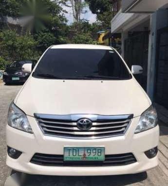 Toyota Innova 2012 V Pearl White