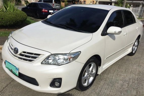 Toyota Corolla 2013 Gasoline Automatic White for sale 