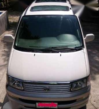 Toyota Hiace Regius 3.0 2002 AT White For Sale 