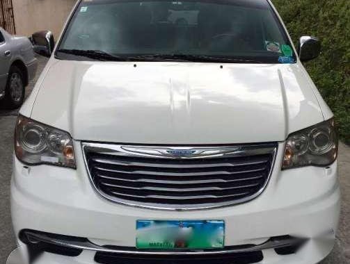 2013 Chrysler Town and Country White For Sale 