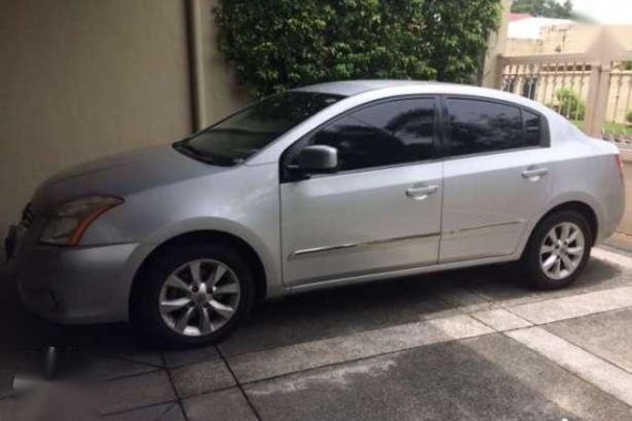 Nissan Sentra 200 2010 AT Silver For Sale 