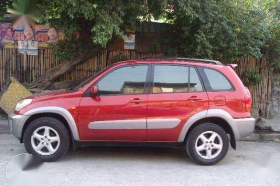 2004 model TOYOTA RAV 4 - very well KEPT - very cold aircon