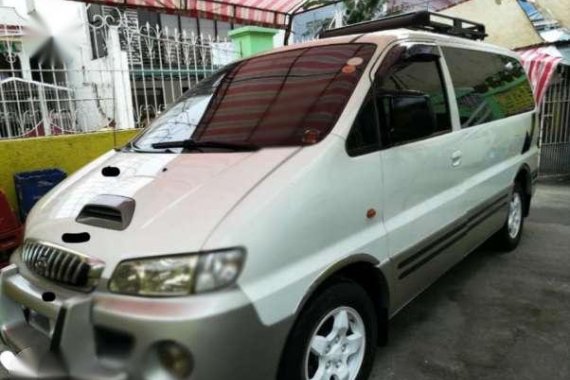 Hyundai Starex 2001 AT White Van For Sale 