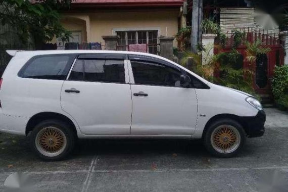 2005 Toyota Innova J MT White For Sale 