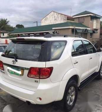 2006 Toyota Fortuner G 2.5 4x2 AT White For Sale 