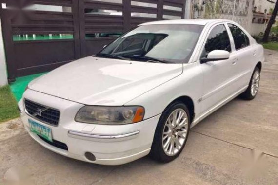 2005 Volvo S60 T5 AT White Sedan For Sale 