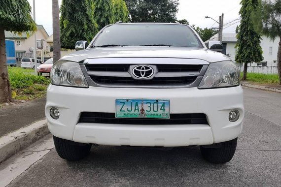 Almost brand new Toyota Fortuner Gasoline for sale 