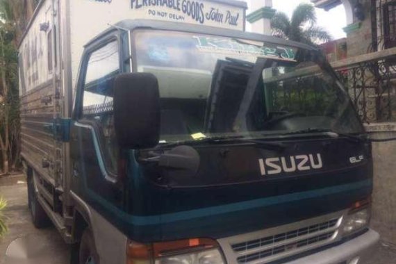 Isuzu Elf 2000 14ft MT Green Truck For Sale 