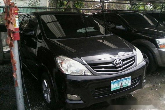 Well-maintained Toyota Innova 2010 for sale