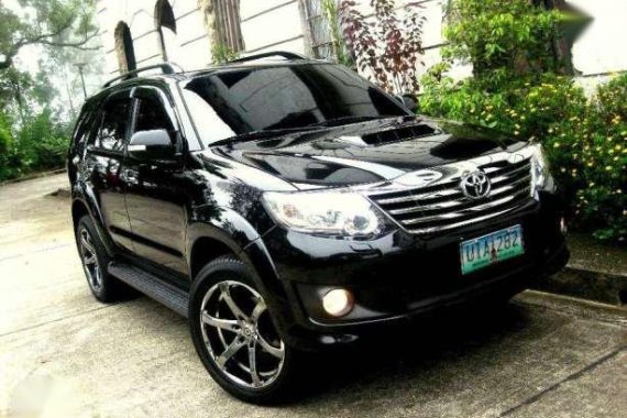2013 Toyota Fortuner G AT 4x2 2.5 Black For Sale 