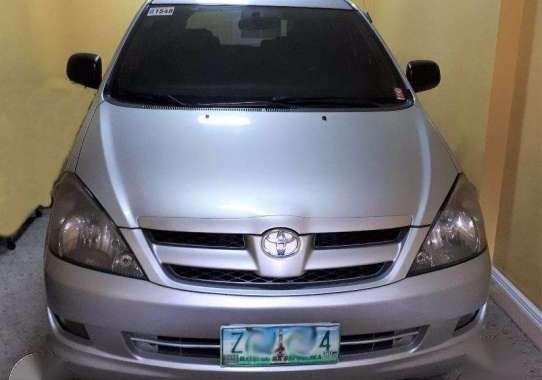 Toyota Innova J 2008